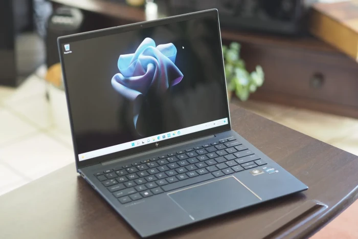 HP Elite Dragonfly G3 Core i5 12th Gen Laptop : Camera & gadget